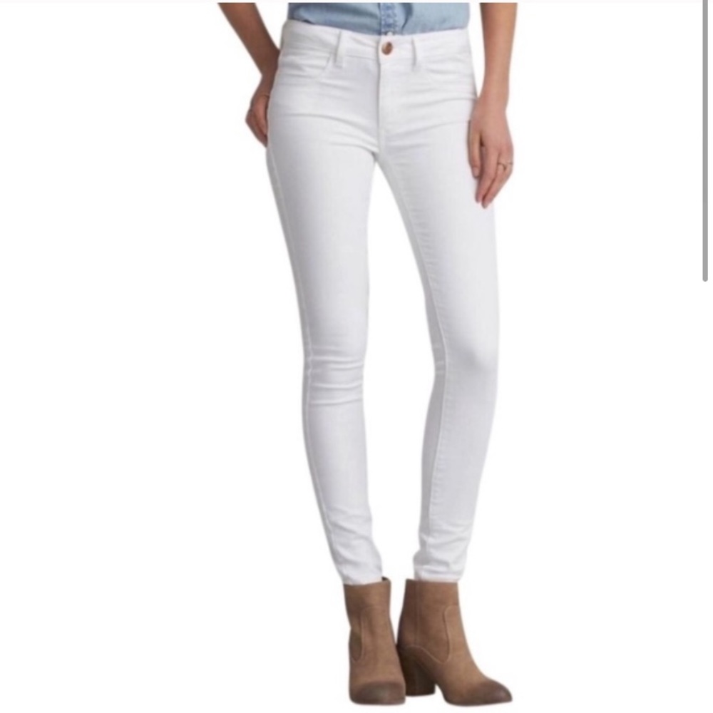 American Eagle White Jeans